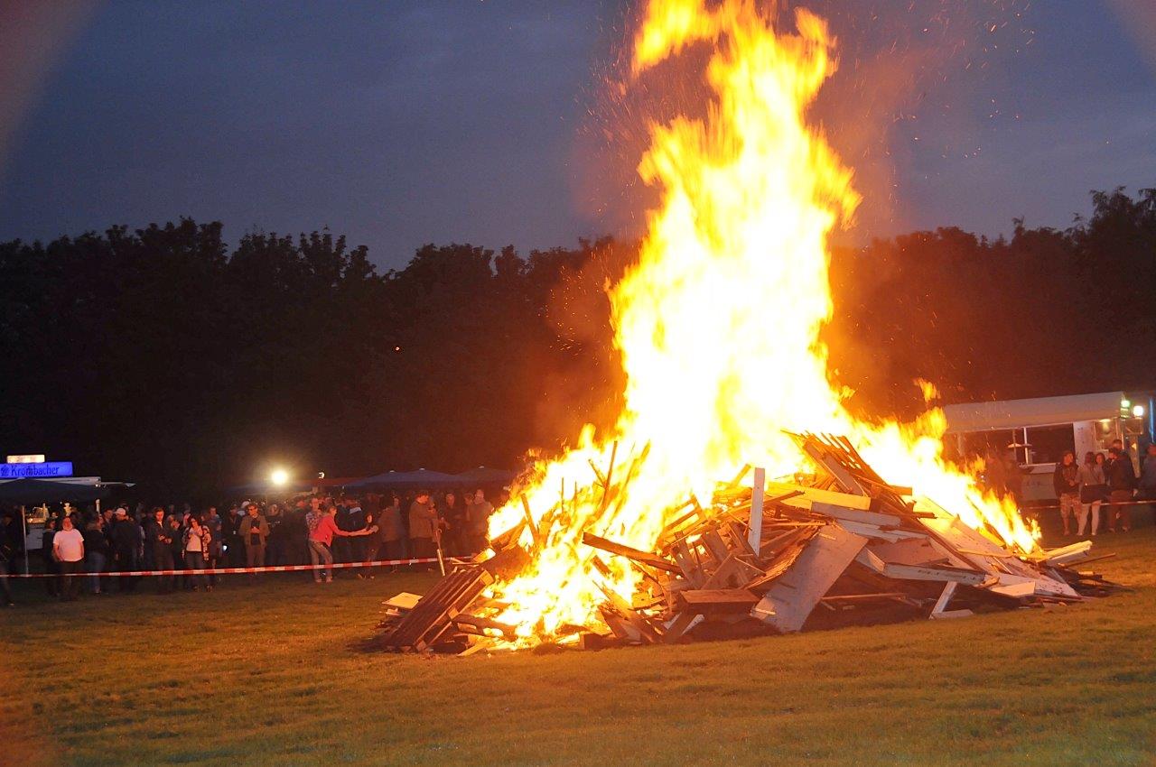 Sonnenwendfeuer